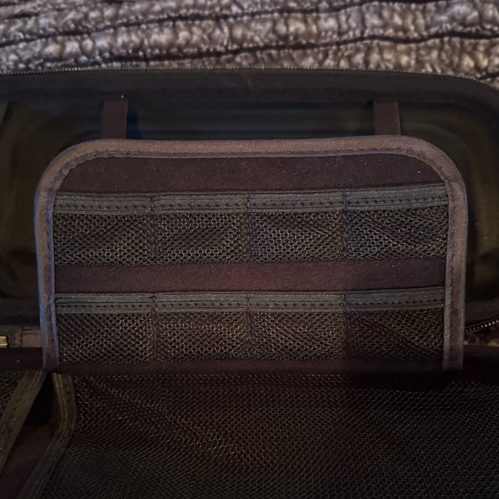 Nintendo Switch Gray Hard Shell Case - Picture 4 of 5